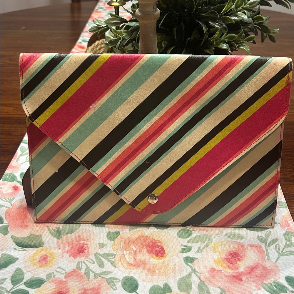 Colorplay Clutch Vegan Leather Envelope Style
iPad Case Colorful